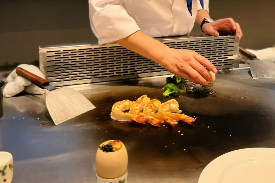 Durable and efficient commercial teppanyaki equipment for professional kitchen use.