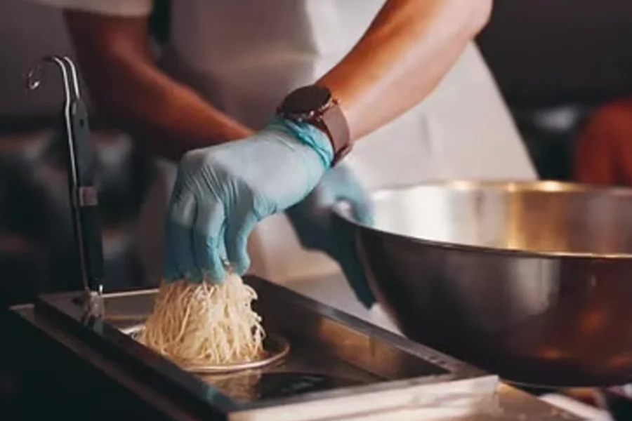 High-capacity noodle cooker for high-demand kitchens