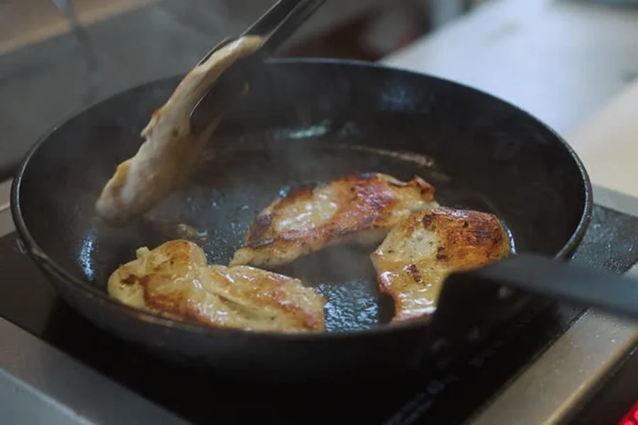 Comprehensive Guide to Commercial Induction Cookers: High-Efficiency, Energy-Saving Smart Kitchen Equipment Recommendations and Application Scenarios 2 Professional commercial induction cooker for high-speed cooking