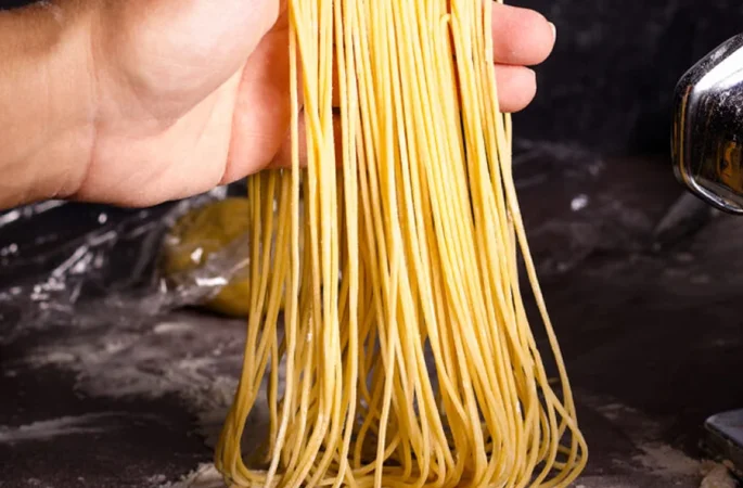 Large capacity commercial noodle cooker suitable for commercial kitchens